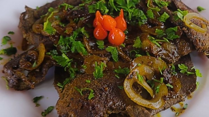 Receitas - APRENDA A FAZER UM BIFE ACEBOLADO FEITO NA FRIGIDEIRA. RECEITA SIMPLES E FÁCIL DE FAZER.